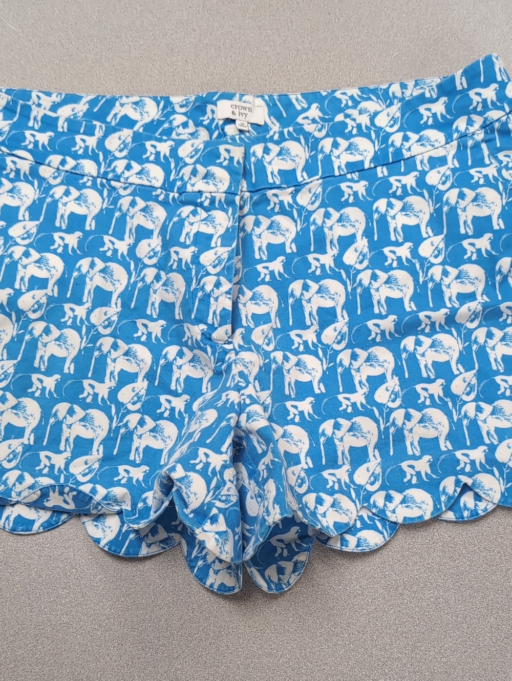 crown & ivy Blue Elephant-Print Scalloped-Hem High-Waist Shorts